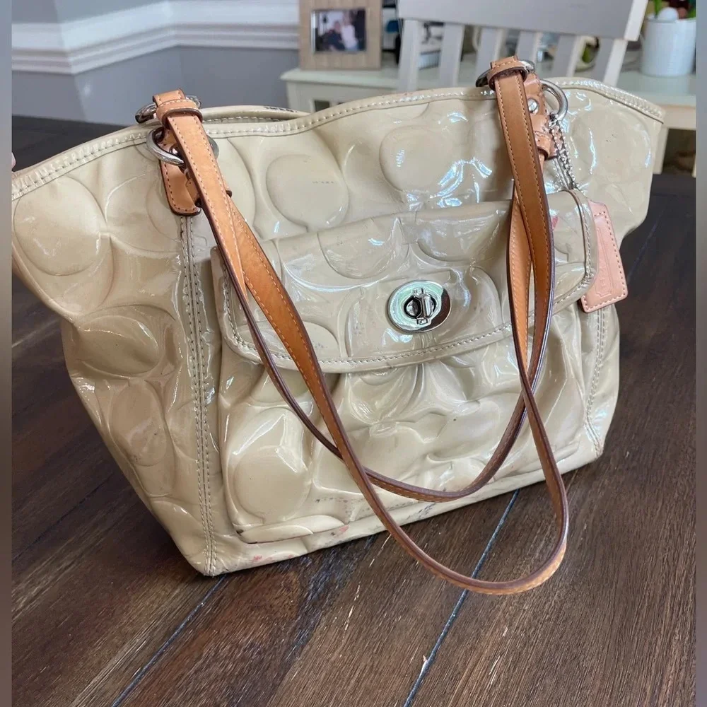Coach signature logo tote bag